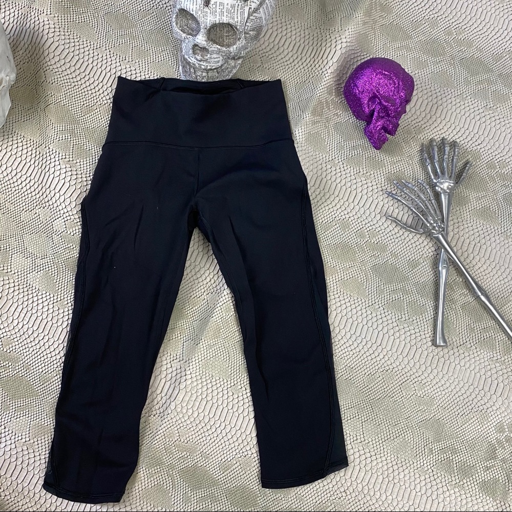 Lululemon black high waisted workout Capri